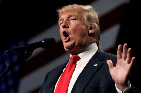 Republican presidential nominee Donald Trump speaks at a campaign rally in Reno, Nevada, U.S., October 5, 2016.  REUTERS/Mike Segar